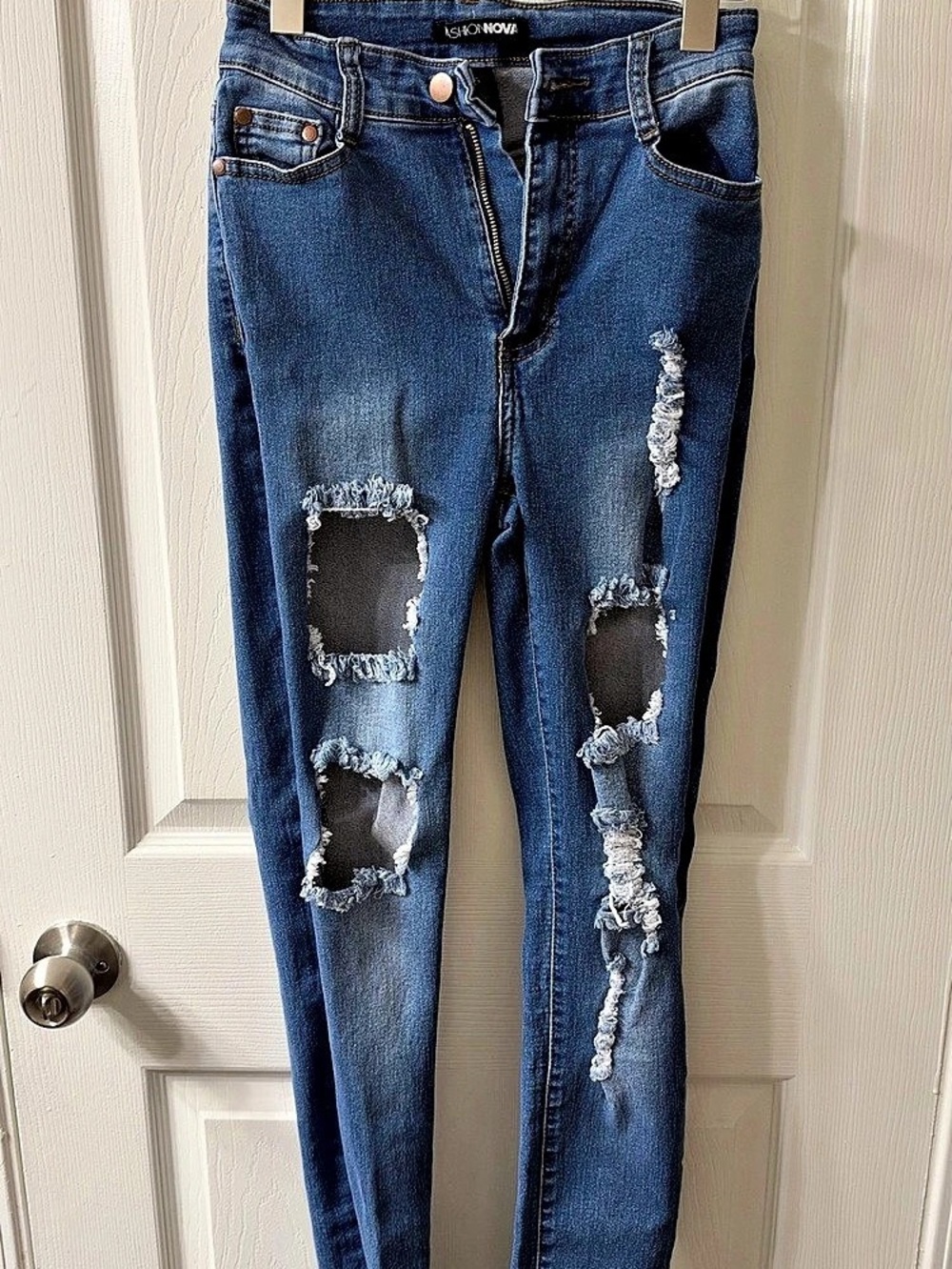 Fashion Nova Distressed Skinny Jeans in Blue